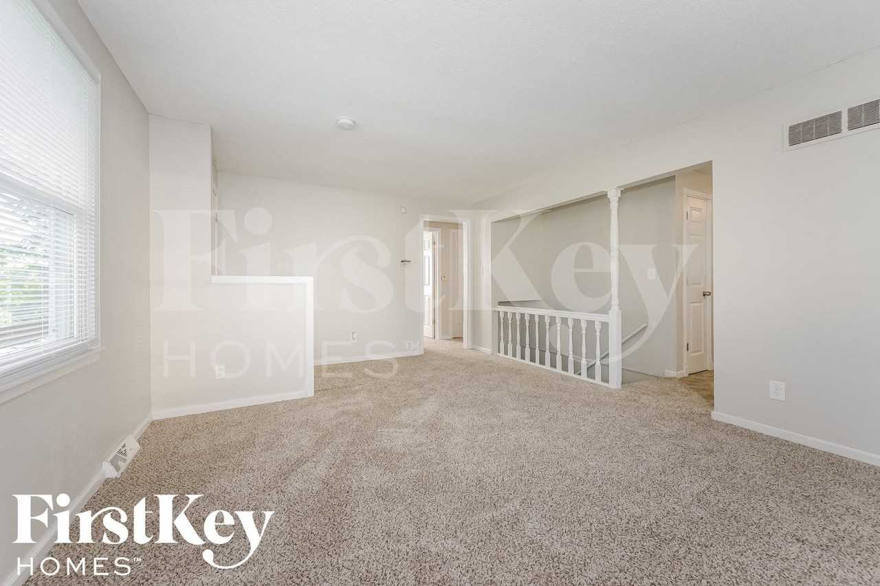 7809 E 49th St - Photo 6 of 14