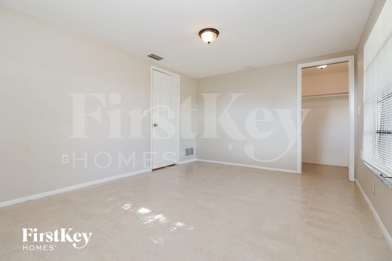 7701 Birchwood Dr - Photo 4 of 16