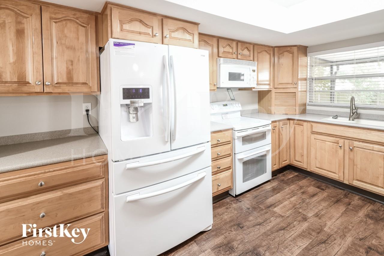 7626 Winging Way Dr - Photo 5 of 16