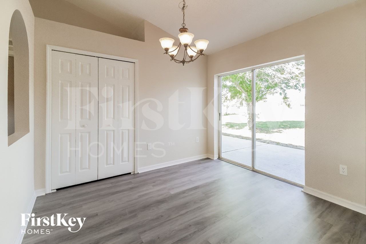 711 Hamster Way - Photo 4 of 16