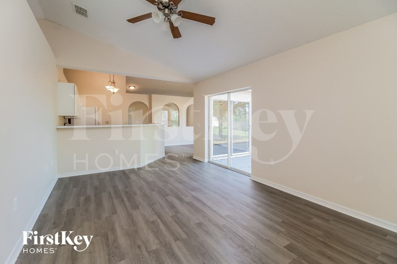 711 Hamster Way - Photo 6 of 16