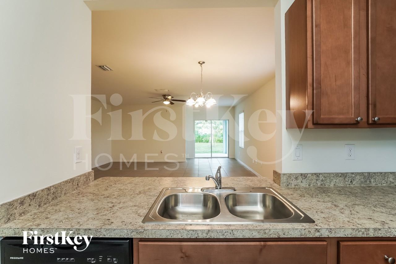 604 Sw 6th Ave - Photo 7 of 15