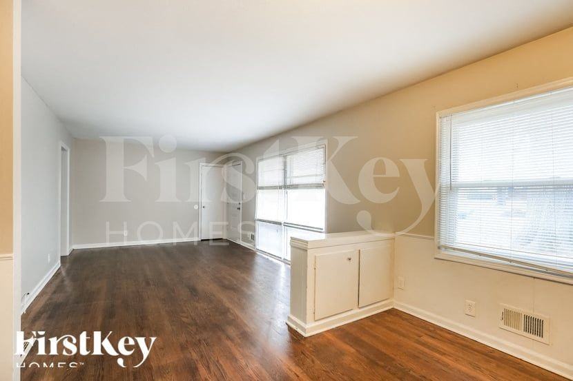 5915 Harvard Ave - Photo 6 of 15