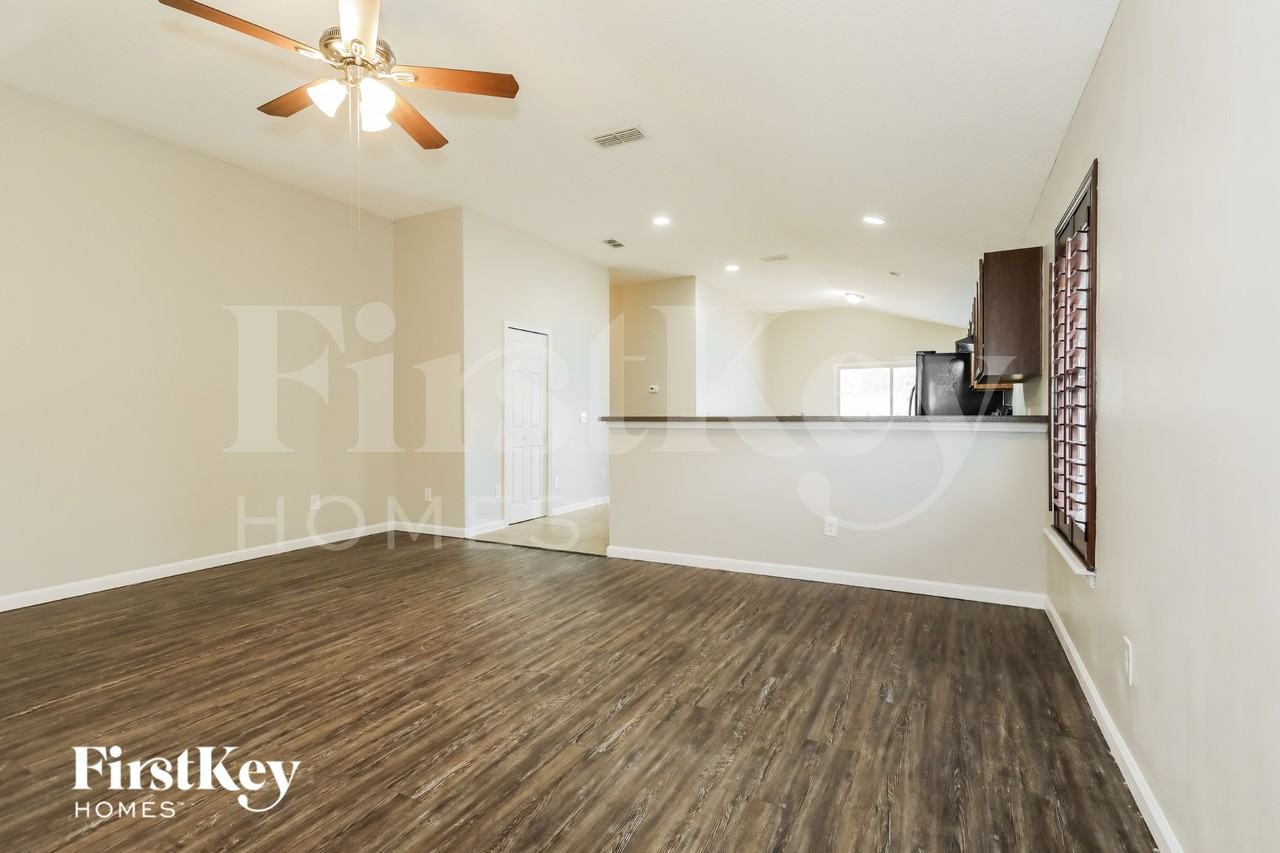 5668 Village Pond Cir - Photo 5 of 19
