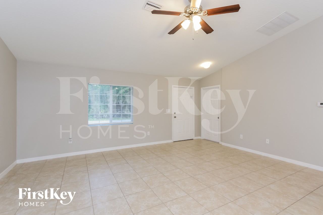 5569 Landry Ave - Photo 2 of 15