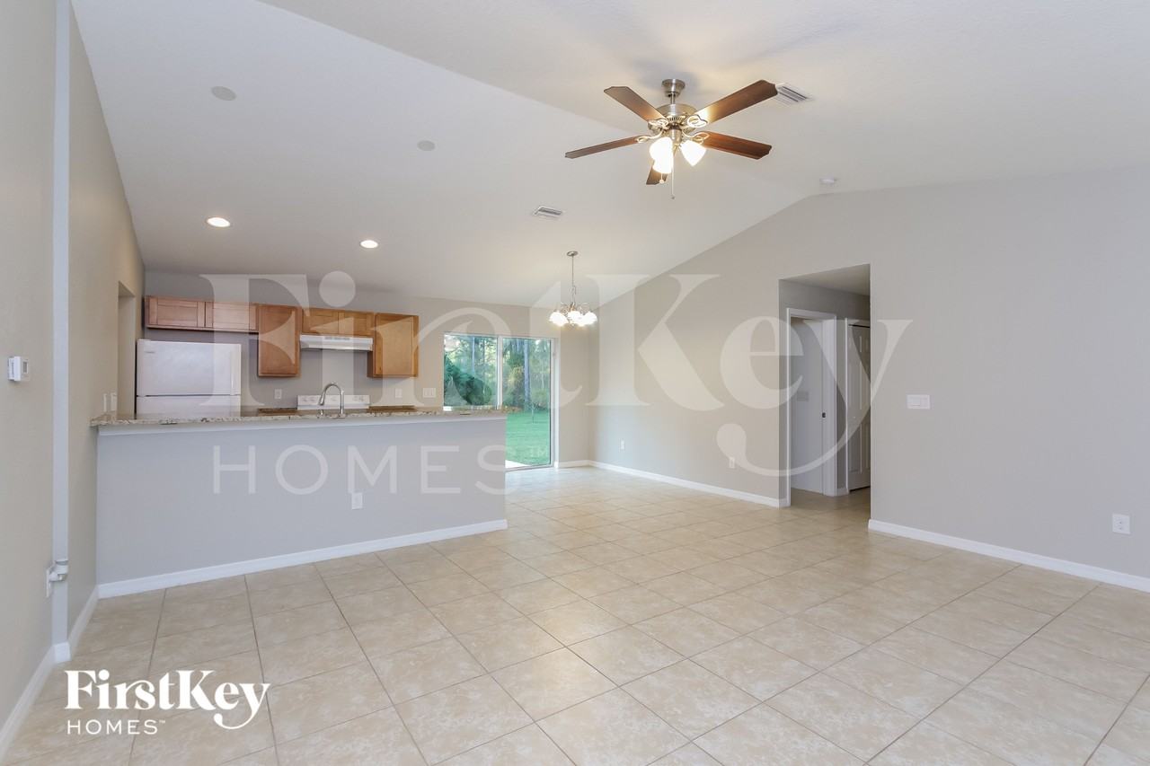 5569 Landry Ave - Photo 4 of 15