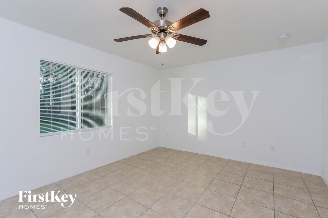 5569 Landry Ave - Photo 7 of 15