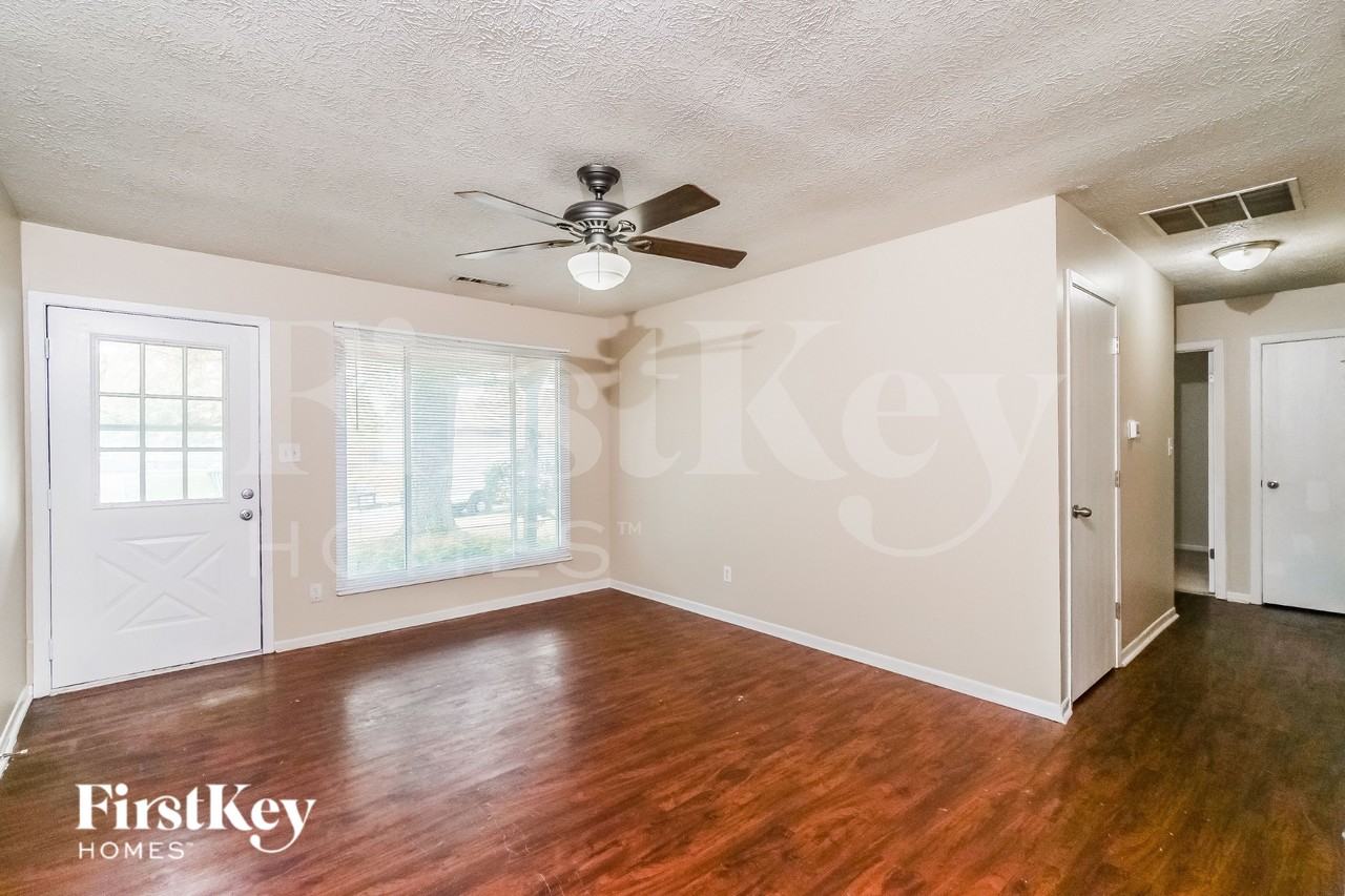5373 Padre Ln - Photo 5 of 16