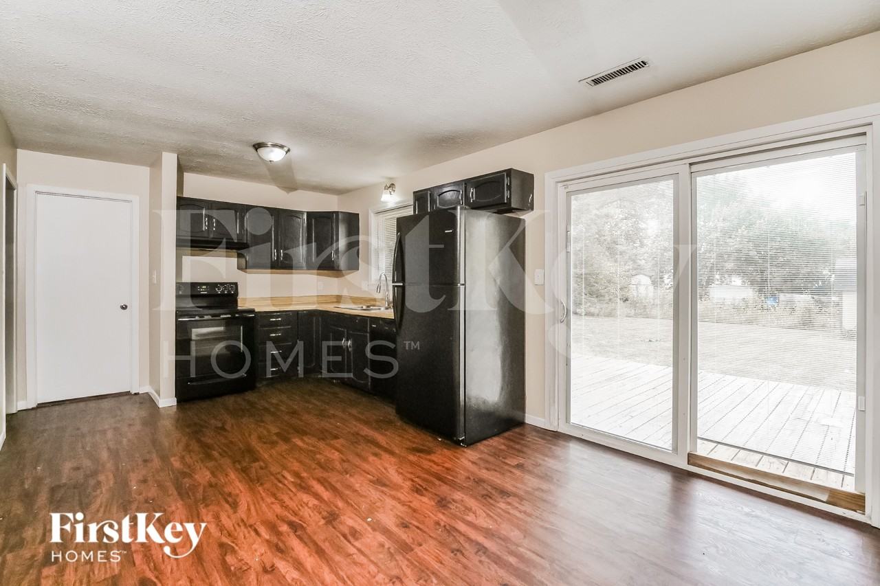 5373 Padre Ln - Photo 7 of 16
