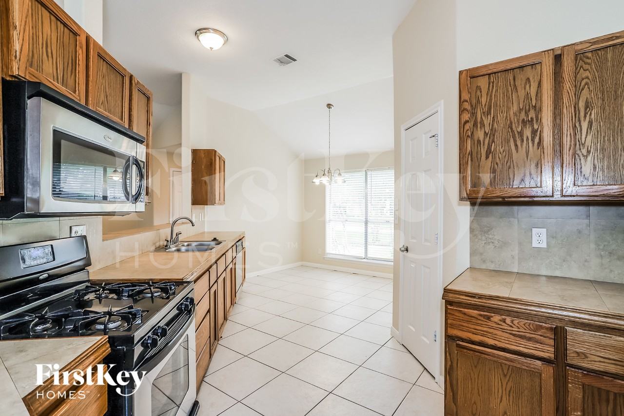 5334 Hazelgrove Dr - Photo 6 of 15