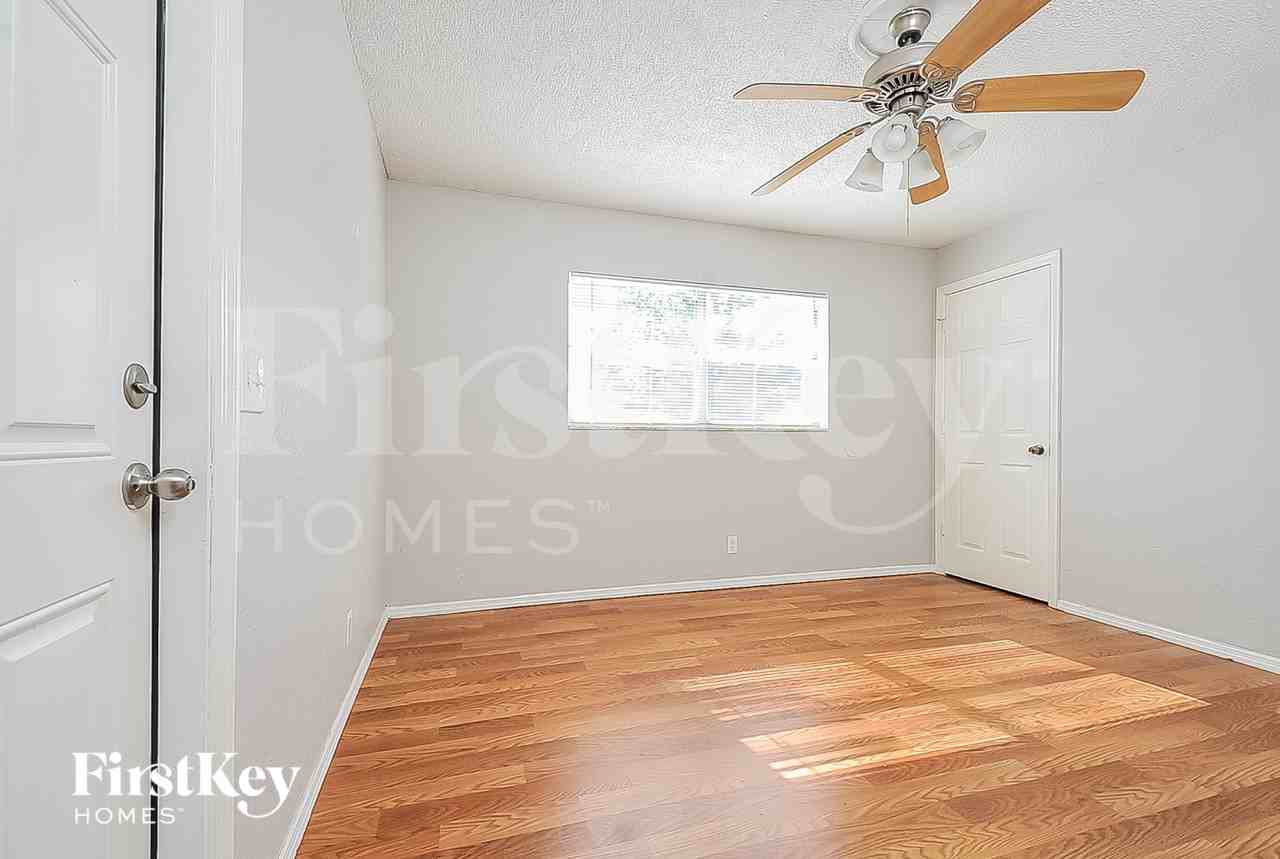 4402 S Lanier Dr - Photo 7 of 19