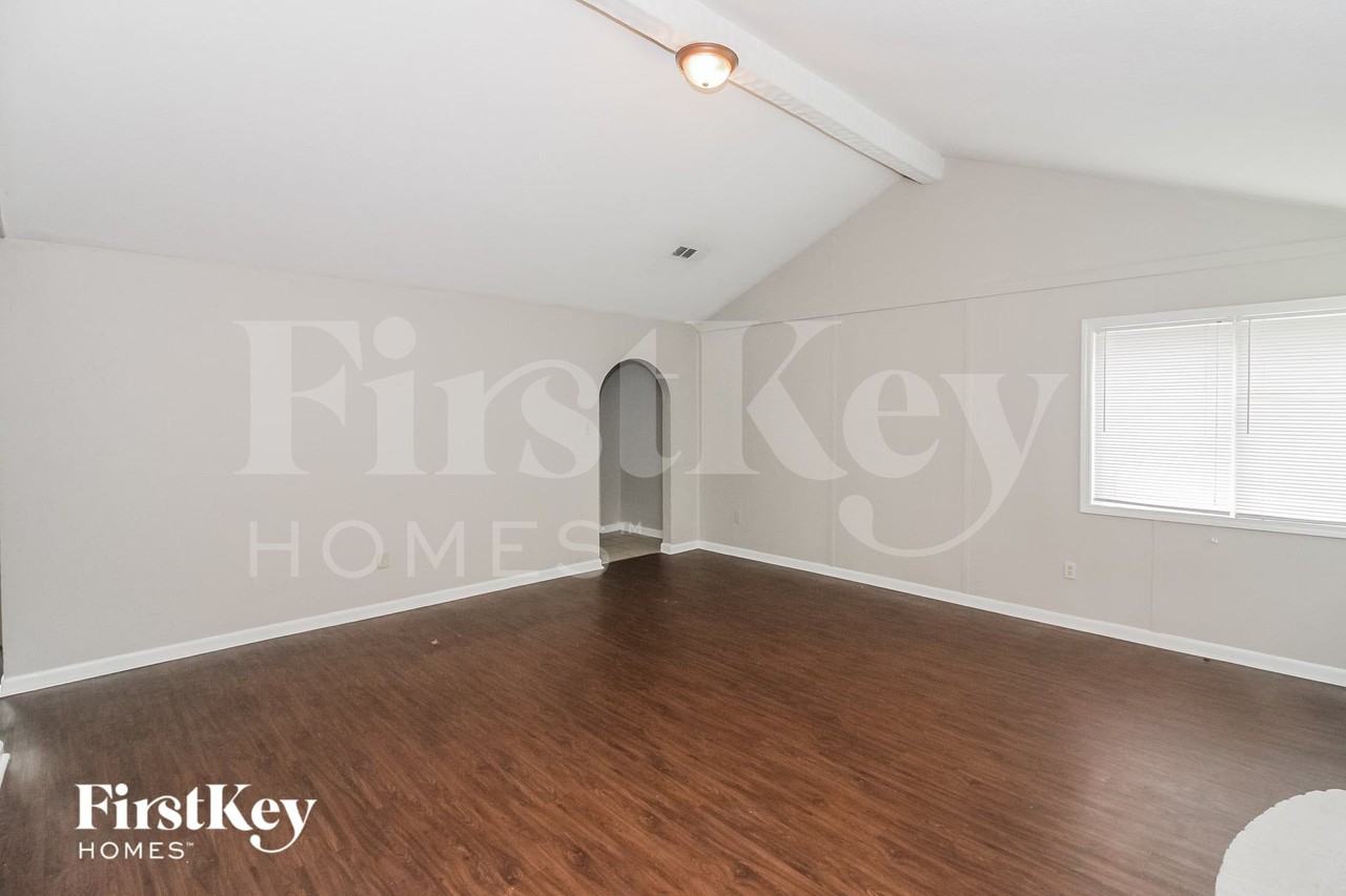 4183 Rosewind Cir - Photo 3 of 15