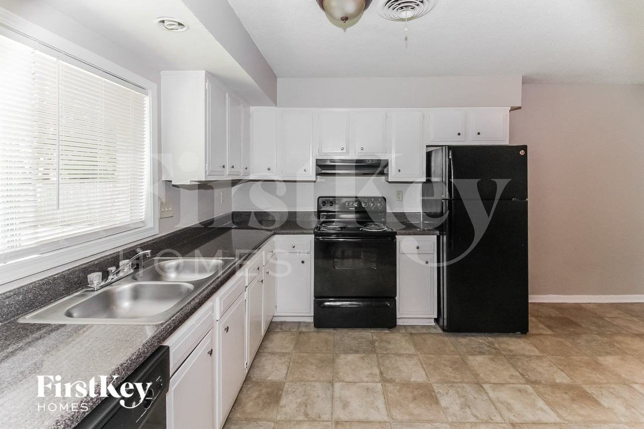 4183 Rosewind Cir - Photo 6 of 15