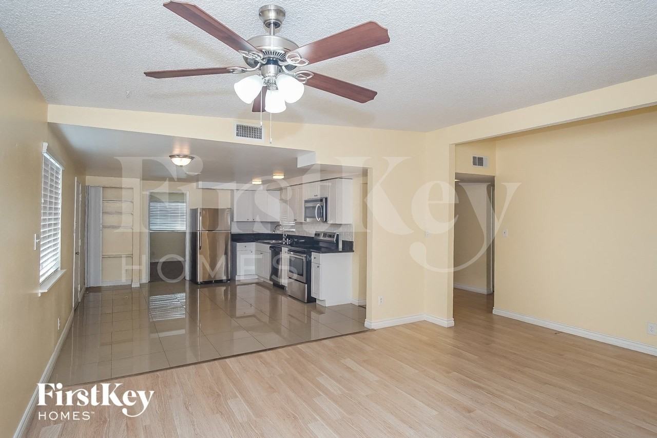 3904 El Parque Ave - Photo 4 of 15
