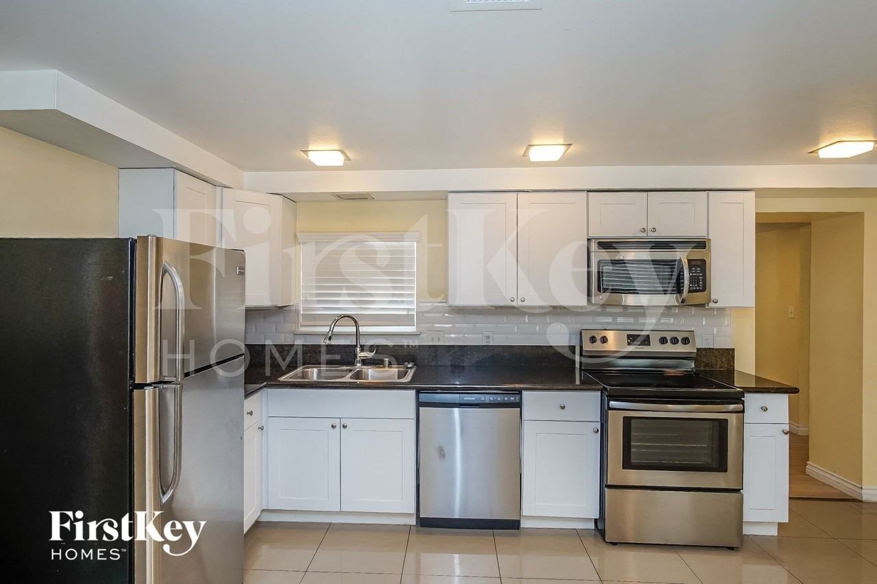 3904 El Parque Ave - Photo 7 of 15
