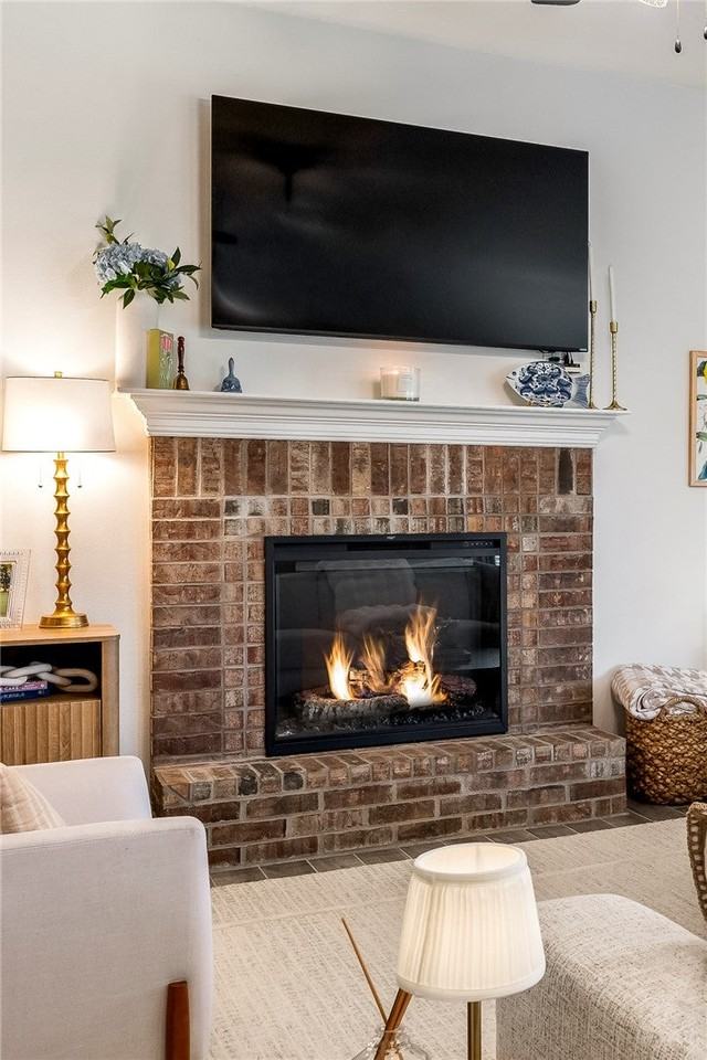 2402 Armstrong Ln - Photo 6 of 25