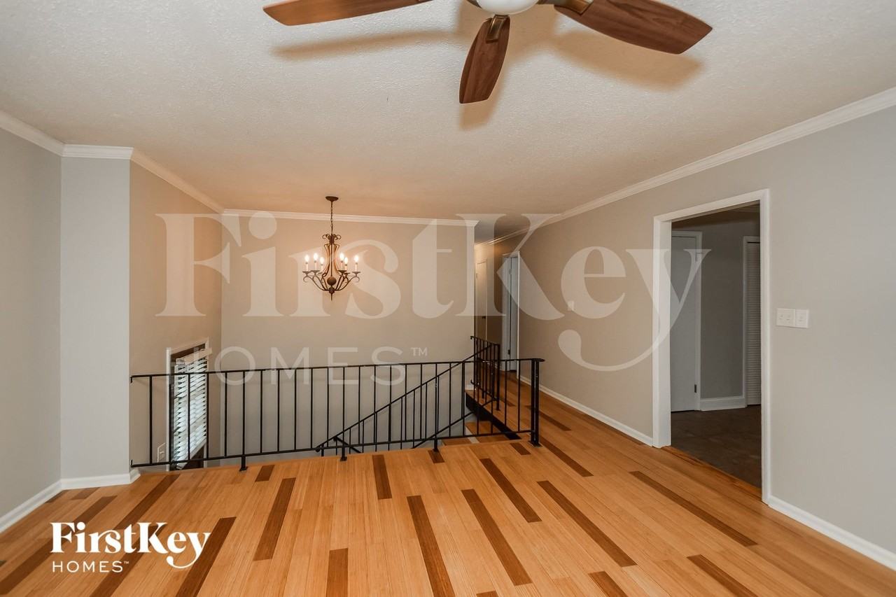 303 Coalmont Rd - Photo 3 of 15