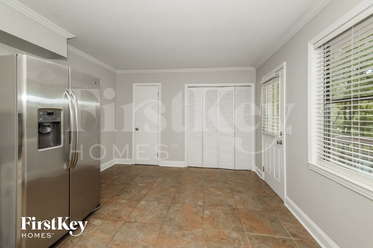 303 Coalmont Rd - Photo 5 of 15