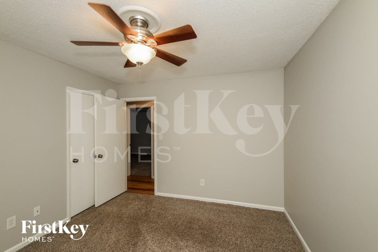 303 Coalmont Rd - Photo 6 of 15