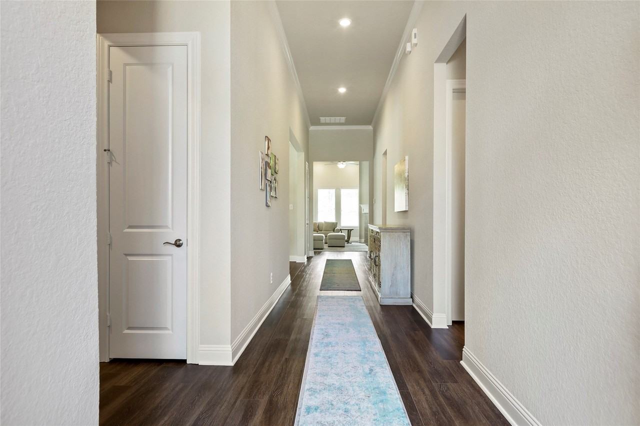 50 Wyatt Oaks Dr - Photo 5 of 32