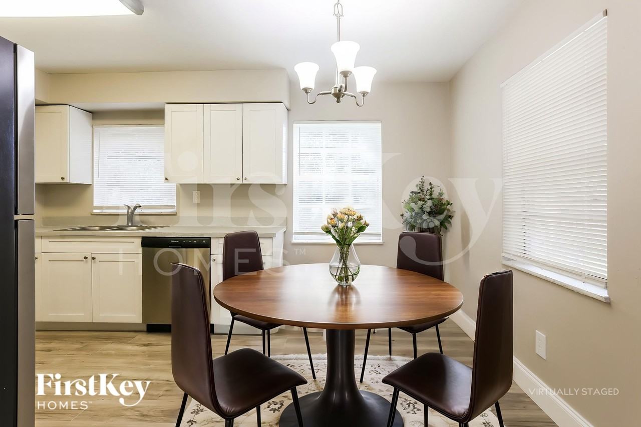 2740 Swstreet - Photo 7 of 19