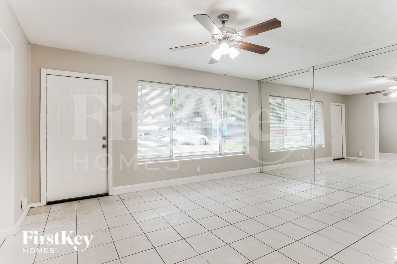 2322 Nave - Photo 4 of 16
