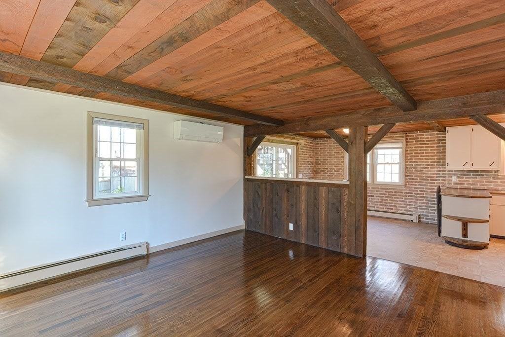 110 Oswego St - Photo 6 of 27