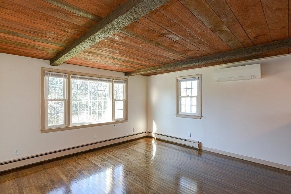 110 Oswego St - Photo 7 of 27