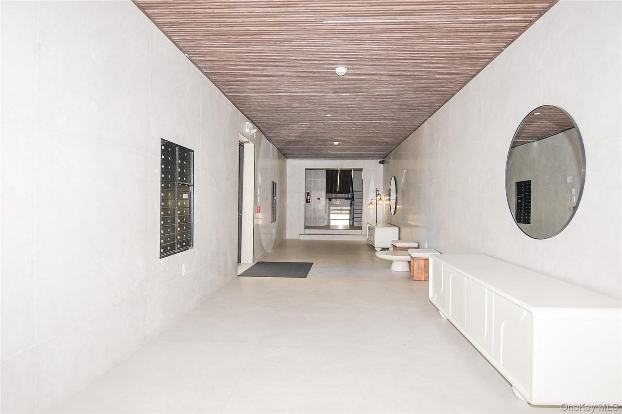 315 1M W Broadway , 2A ##2a - Photo 6 of 19