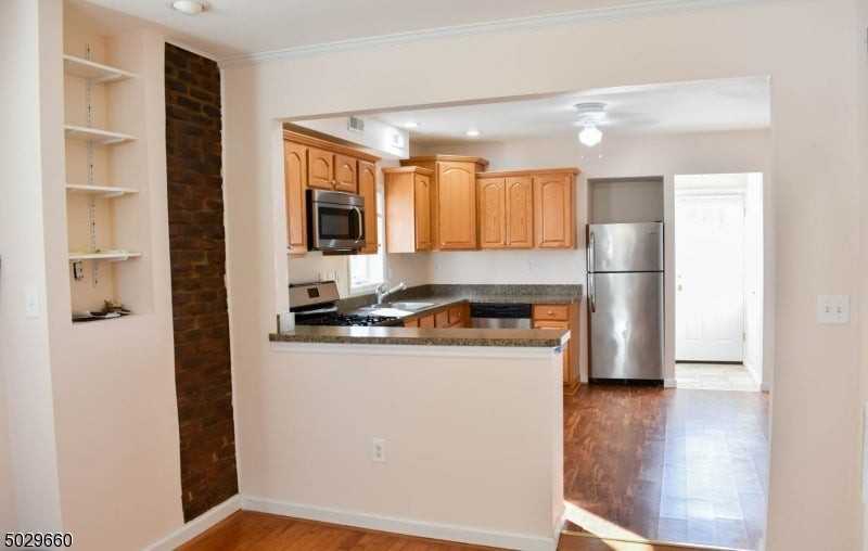 11 Church St - Photo 4 of 23