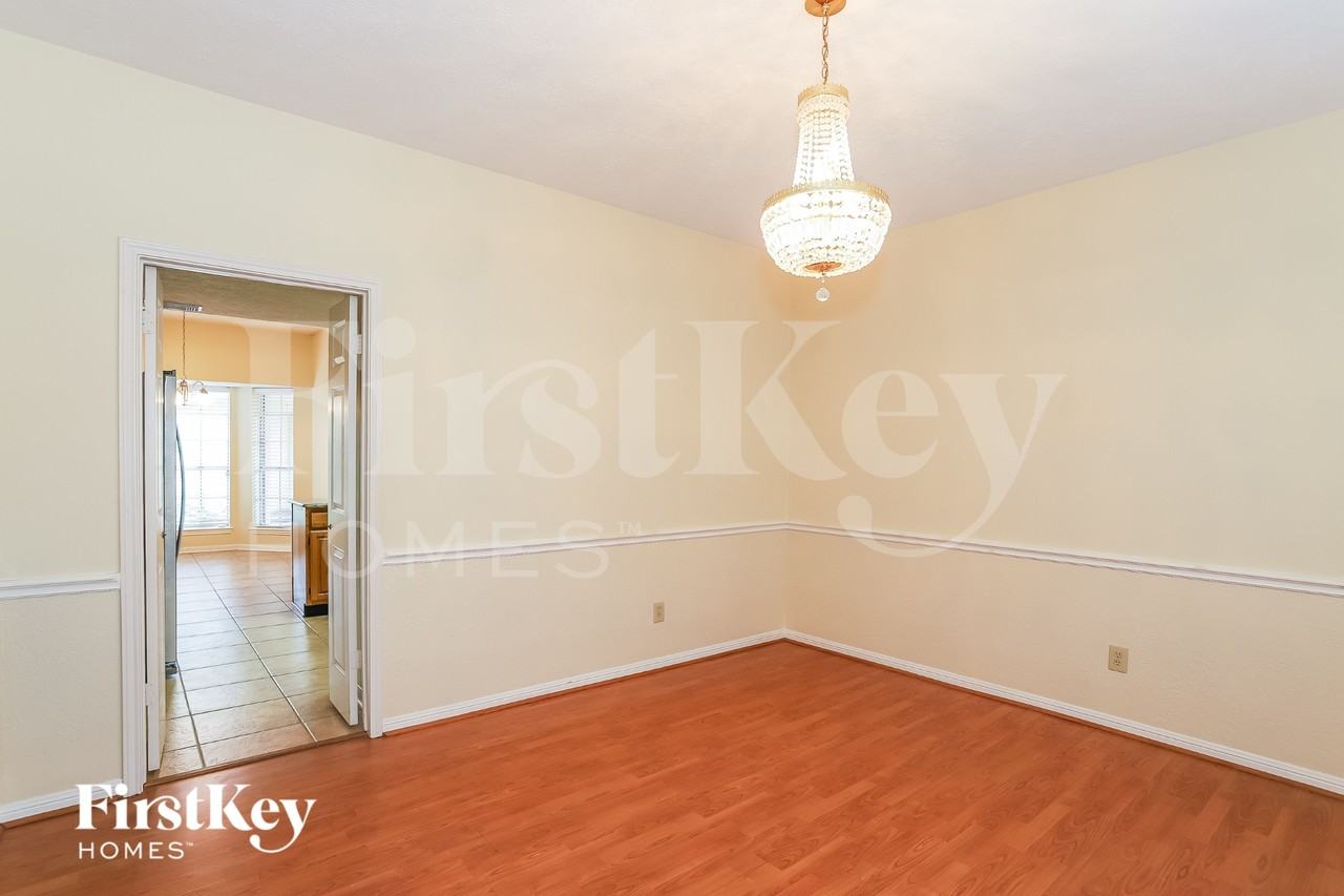 20514 Hampshire Rocks Dr - Photo 4 of 15