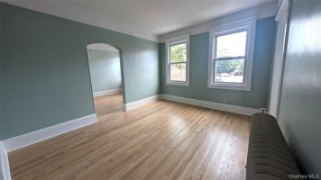 featured image of 632 Middle Neck Rd