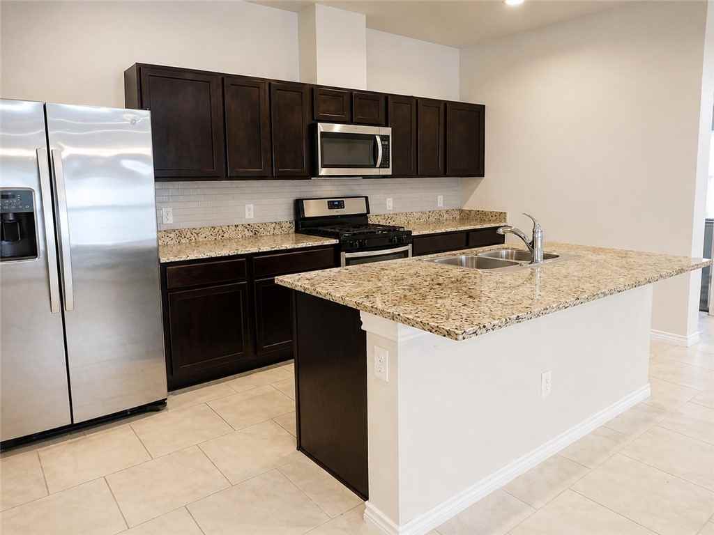 2301 Sky Crest Dr - Photo 4 of 19