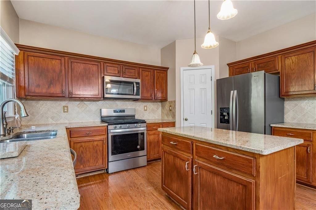 11380 Crossington Rd - Photo 5 of 17