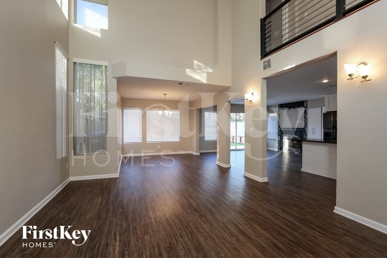 1916 Badger Canyon Ave - Photo 4 of 15