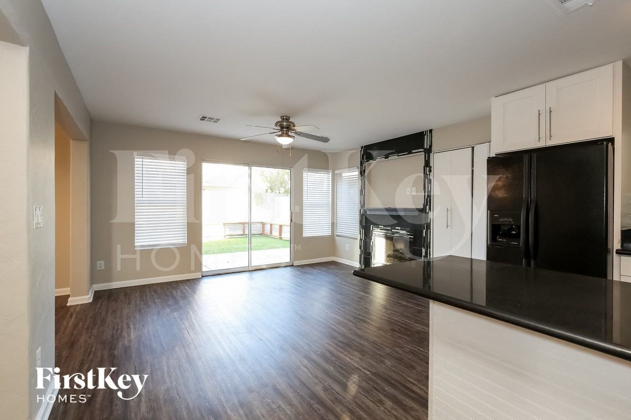 1916 Badger Canyon Ave - Photo 5 of 15