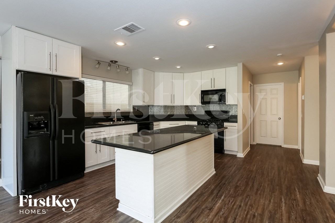 1916 Badger Canyon Ave - Photo 6 of 15