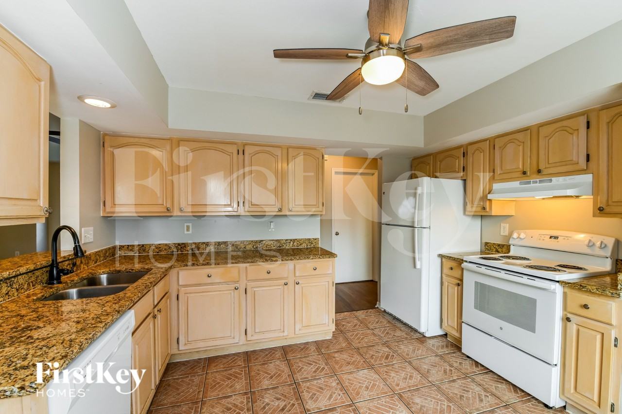 18557 Wisteria Rd - Photo 6 of 17