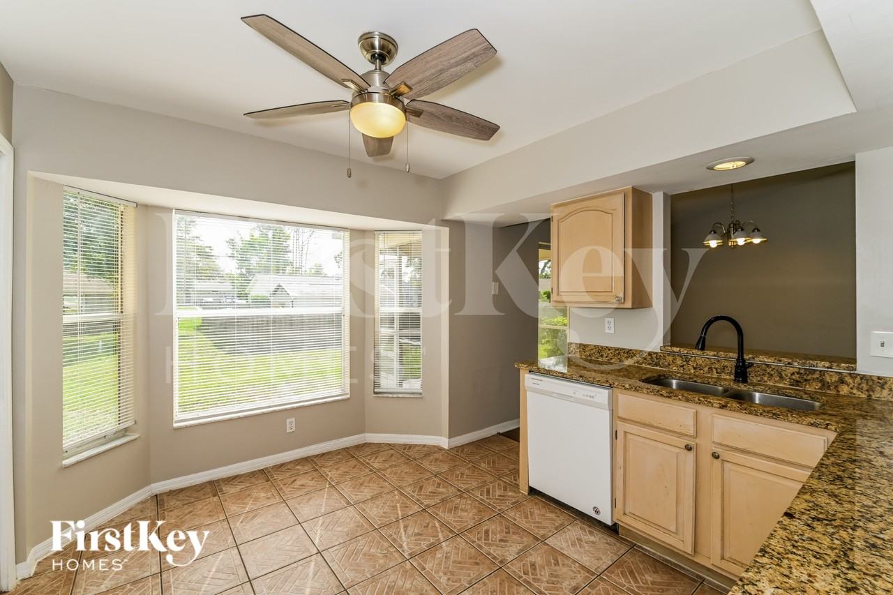 18557 Wisteria Rd - Photo 7 of 17