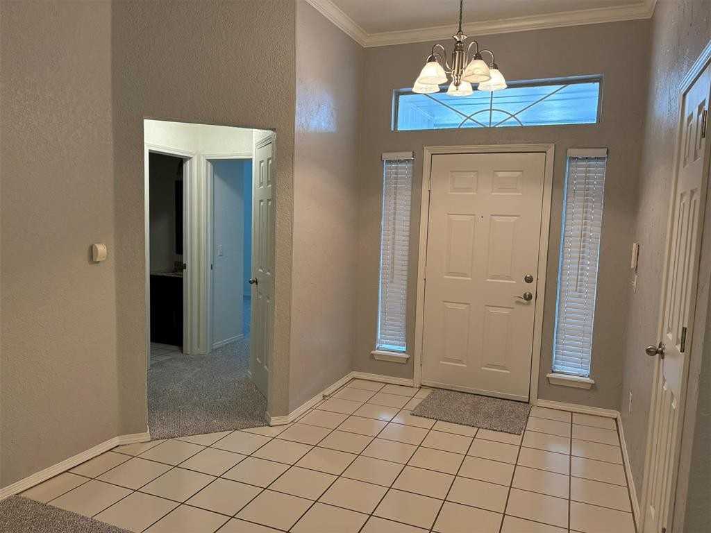 701 Goshawk Dr - Photo 4 of 25
