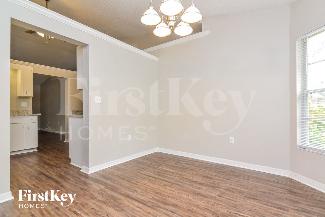1719 Sandalwood Cir Sw - Photo 5 of 16