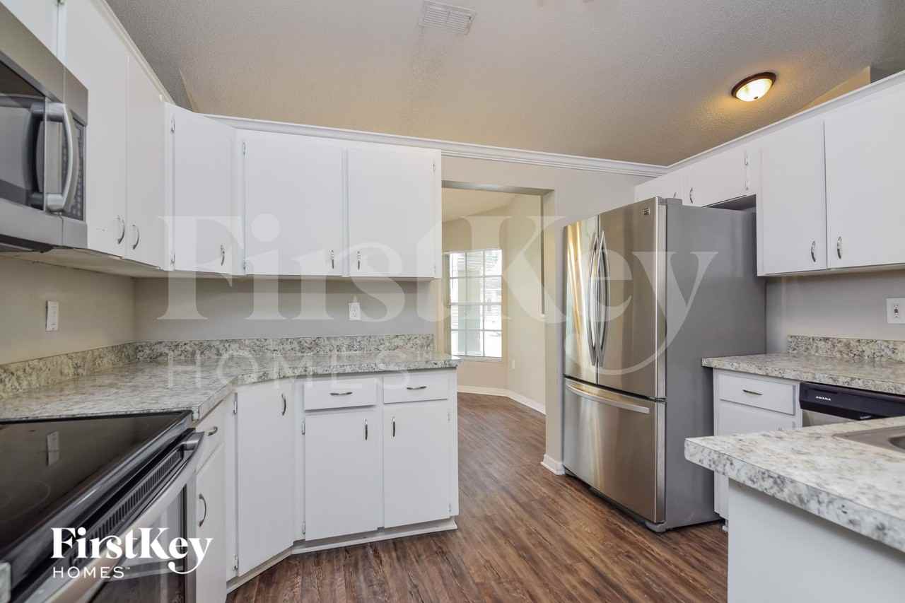 1719 Sandalwood Cir Sw - Photo 6 of 16