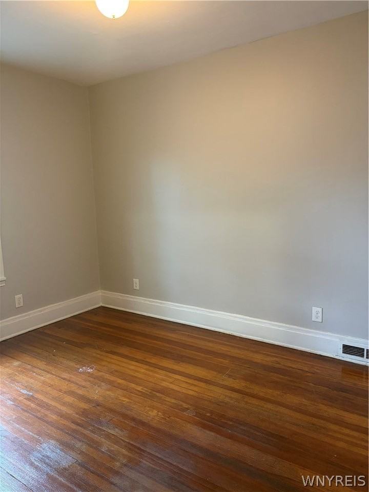 1793 Welch Ave - Photo 6 of 9