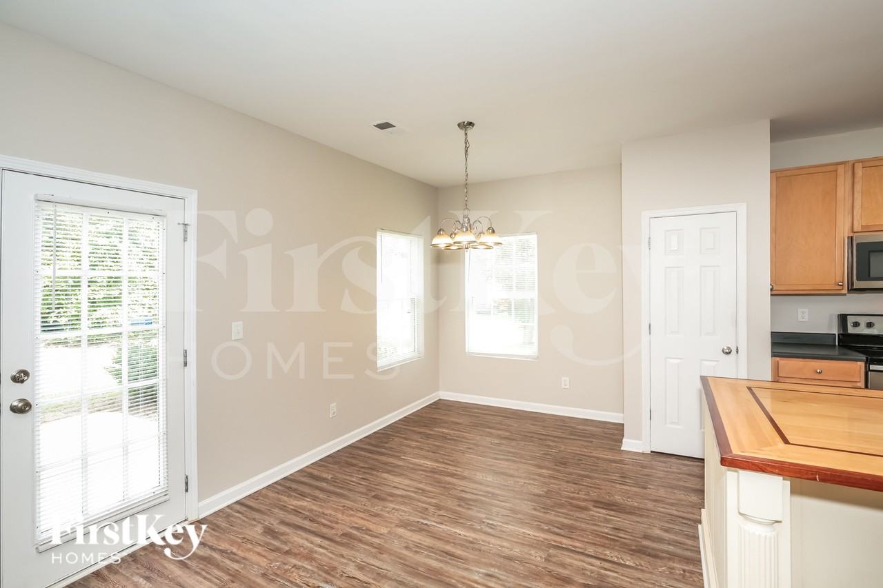 1531 Pecan Ln - Photo 6 of 15