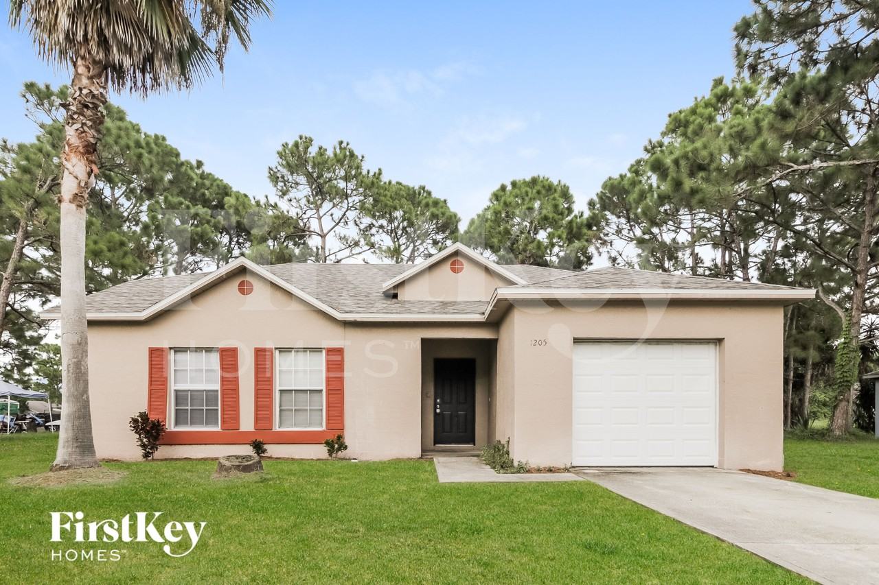 1205 Schumann Dr