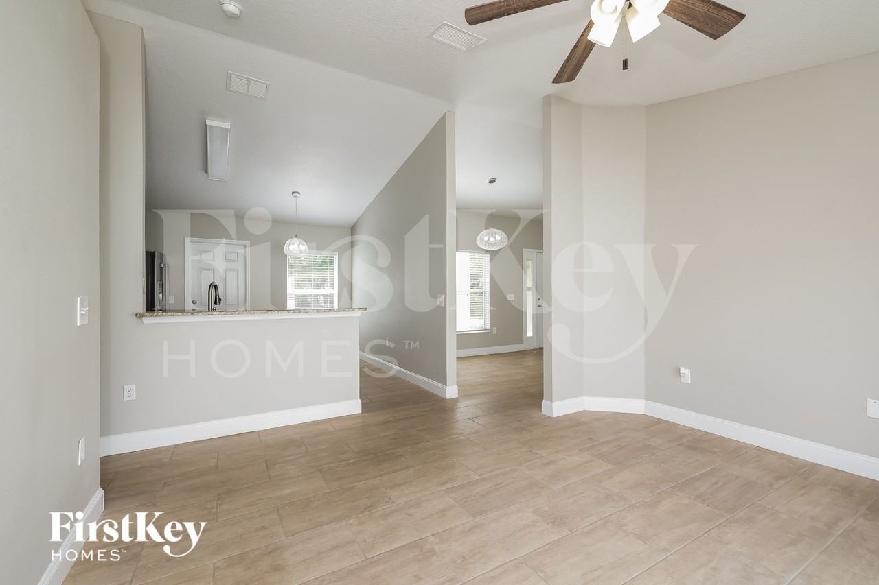 1031 Heron Ct - Photo 5 of 16