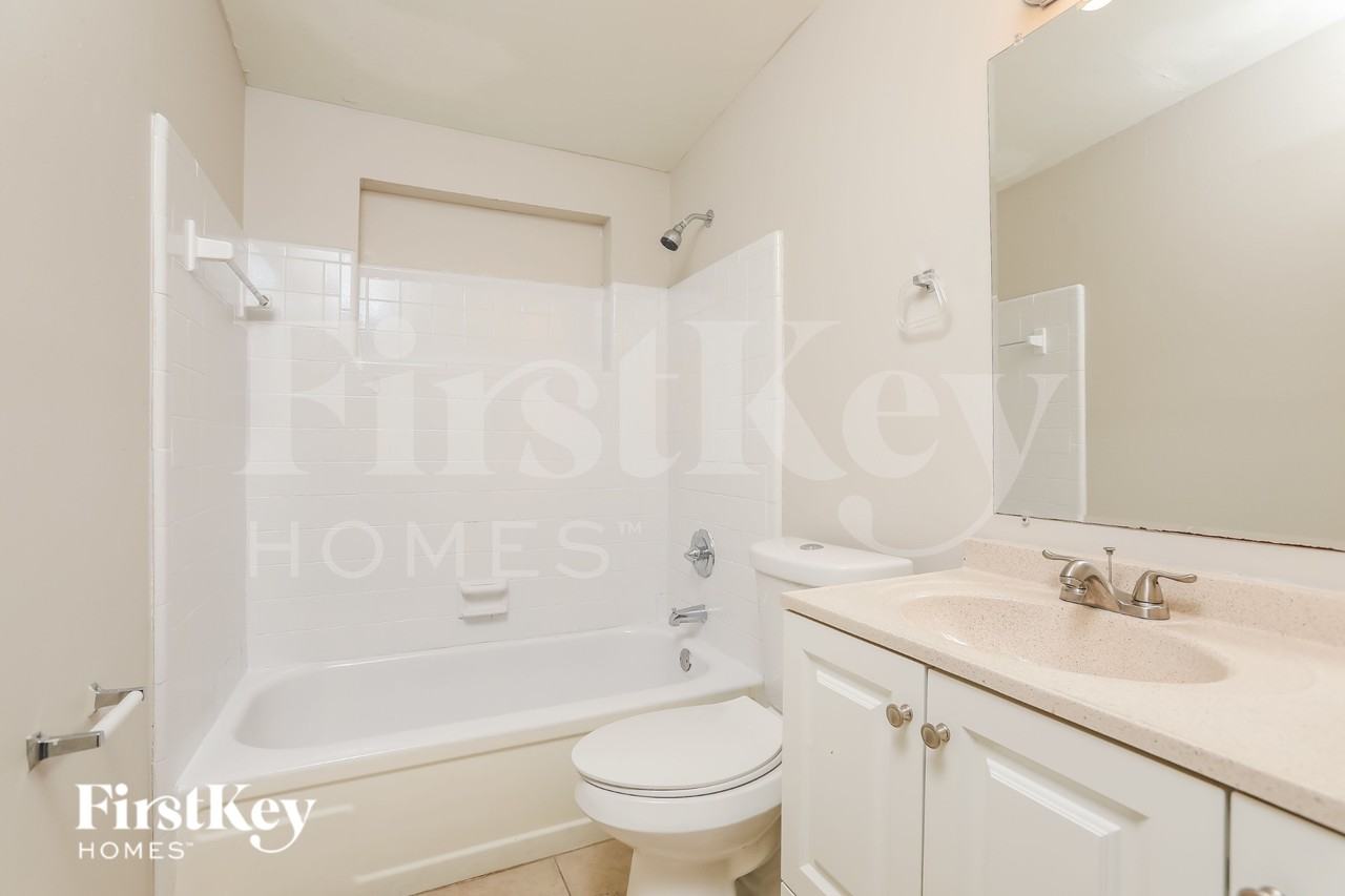 1030 Maxey Dr - Photo 7 of 15