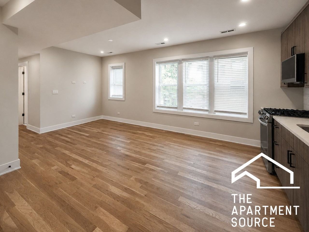 3356 N Sheffield Ave #2 - Photo 2 of 8