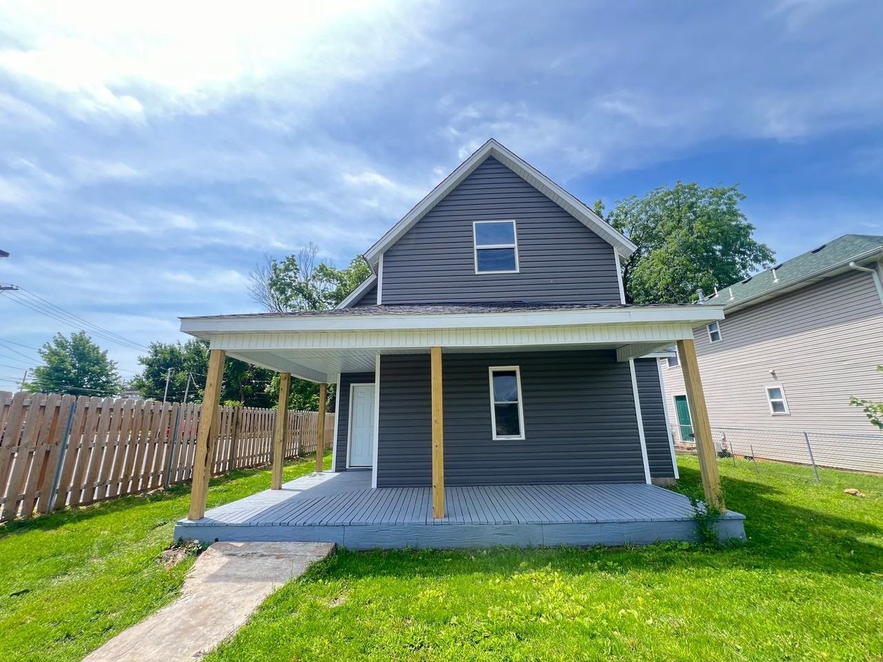 428 W Locust St