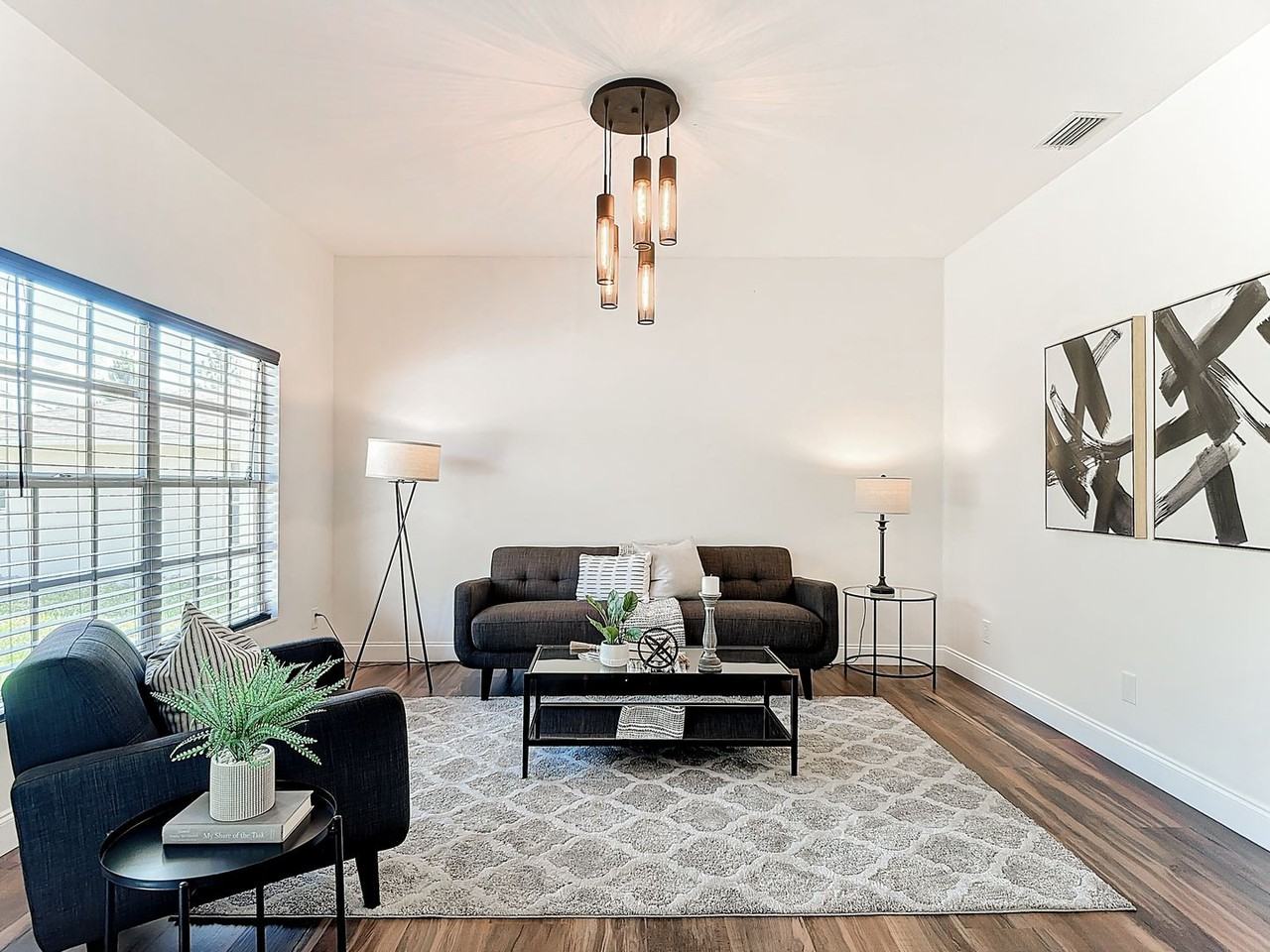 130 16th Ave Ne - Photo 5 of 50